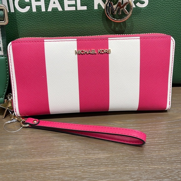 MICHAEL KORS JST 
Leather Continental Wristlet Phone Case Wallet 
NWT - Picture 12 of 16